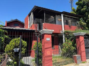Casa · 200m² · 4 Dormitorios · 2 Cocheras · Chalet Opcion 2 Viviendas