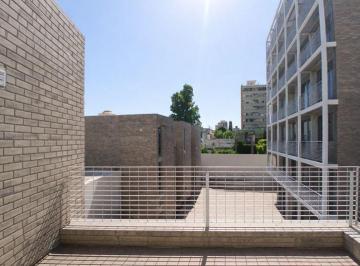 Casa · 94m² · 6 Ambientes · 1 Cochera · Departamento - República de La Sexta