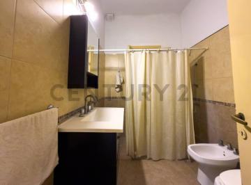 Casa · 175m² · 4 Ambientes · 2 Cocheras · Casa en Venta en Berazategui Lote Comercial – Ranelagh