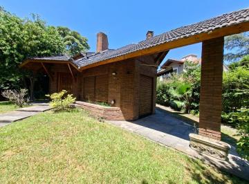 Casa · 123m² · 4 Ambientes · 4 Cocheras · Casa en Nautico Escobar