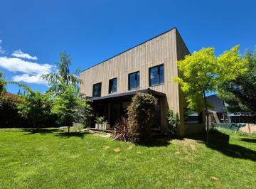Casa · 175m² · 5 Ambientes · 3 Cocheras · Casa en San Martin de Los Andes