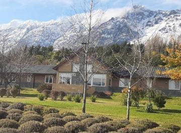 Casa · 560m² · 7 Dormitorios · 1 Cochera · Paraje Las Golondrinas Chubut (Su - 29)