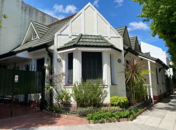Casa de 5 ambientes, Villa Devoto · Casa de 5 Ambientes con Cochera en Venta