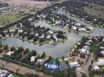 Casa · 540m² · 5 Ambientes · 2 Cocheras · Casa en Aldea Lago, Moderna, Premium, 1400 m², 4 Dorm. en Suite