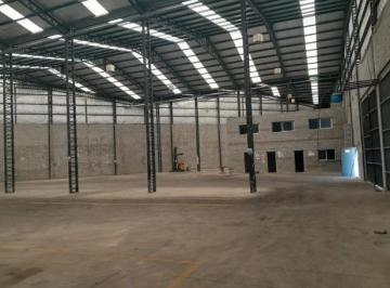 Bodega-Galpón · 2200m² · Galpón en Alquiler - Francisco Álvarez