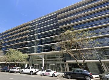 Oficina comercial · 144m² · 1 Cochera · Oficina en Alquiler - 144 m² - 1 Cochera - Madero Center.