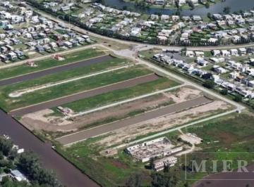 Terreno · 722m² · Lote Al Río en Venta en Canal Barrio Nautico - Villanueva