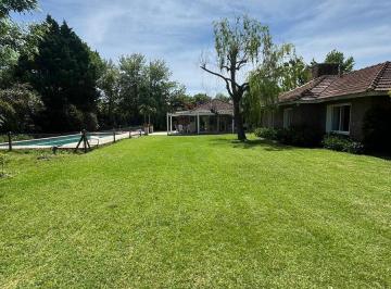 Casa · 1800m² · 3 Dormitorios · 1 Cochera · Casa en San Diego Al 300