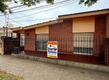 Casa · 2 Dormitorios · 1 Cochera · Casa en Granadero Baigorria