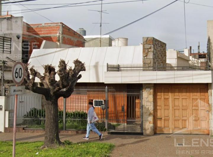 Casa · 183m² · 4 Ambientes · 1 Cochera