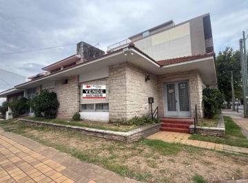 Casa de 5 ambientes, Quilmes · Chalet de 5 Ambientes en Excelente Ubicacion S/lote de 214 m²