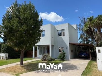 Casa · 169m² · 4 Ambientes · 2 Cocheras · Casa en Venta - Jardines de Escobar