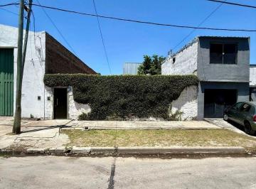 Casa de 3 ambientes, Avellaneda · Casa 3 Ambientes con Hermoso Patio