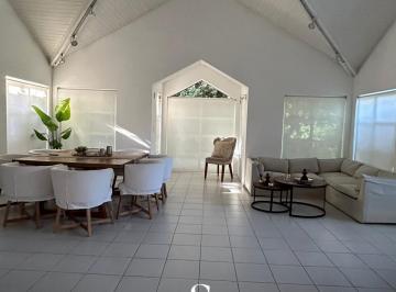 Casa · 1400m² · 5 Ambientes · 2 Cocheras · Venta Casa 5 Ambientes en Los Cardales Country Club
