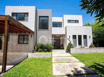 Casa · 300m² · 5 Ambientes · 2 Cocheras · Casa 5 Ambientes en Venta en Santa Catalina, Villanueva, Tigre, Al Rio!