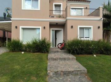 Casa · 150m² · 5 Ambientes · 2 Cocheras · Casa en Venta La Candelaria Apto Credito! Sobre Panamericana!