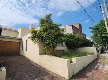Casa · 145m² · 10 Ambientes · Casa de 3 Dor en Bº Lomas San Martín