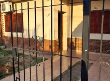 Casa de 3 ambientes, Lomas de Zamora · Casa Apta 2 Flias. Facil Acceso a Centro Lomas
