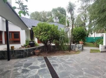 Casa de 7 ambientes, Córdoba · Una Sola Planta - a m de Gauss - Imperdible!