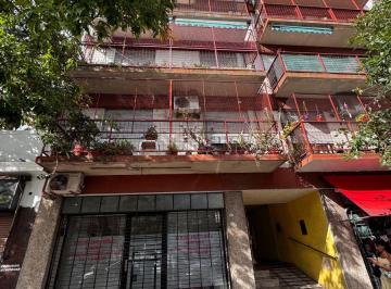 Departamento de 3 ambientes, Monte Castro · Departamento 3 Ambientes Al Frente con Balcon
