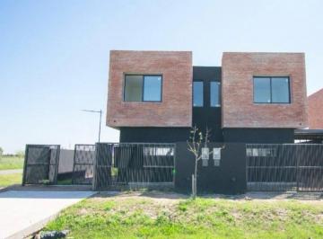 Casa · 78m² · 4 Ambientes · Casa - Funes Norte