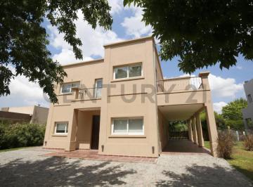 Casa · 273m² · 5 Ambientes · 2 Cocheras · Casas en Alquiler en Barrancas de Iraola