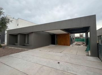Casa de 6 ambientes, Maipú · Proyecta Vende Casa de Categoria en Maipu