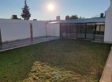 Casa · 180m² · 7 Ambientes · 3 Cocheras · Casa en Venta 3 Dorm. Cerca de Salida Tropezón Zona Norte