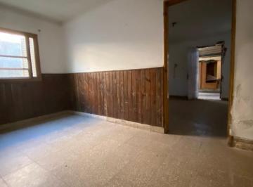 Casa · 160m² · 4 Ambientes · Imperdible Inversion!