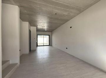 Casa · 120m² · 4 Ambientes · 2 Cocheras · Venta Duplex de 3 Dorm en Docta Ubicación Estrategica