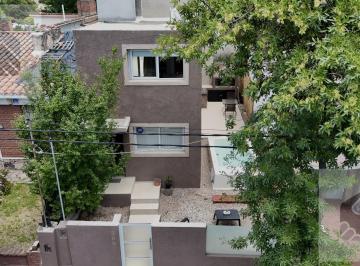 Casa · 378m² · 8 Ambientes · 1 Cochera · Venta Casa Mas Departamento en Villa Carlos Paz (Centro)