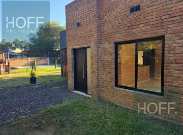 Casa · 1500m² · 3 Ambientes · 1 Cochera · Casa en Alquiler en Complejo Tipo Condominio