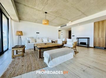 Foto1 · Venta y Alquiler de Apartamento de Tres Dorm. con Tres Suites Moderno a Estrenar, Playa Brava