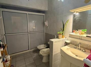 Casa · 611m² · 4 Ambientes · 1 Cochera · Casa en Esperanza - 1 de Mayo 1736