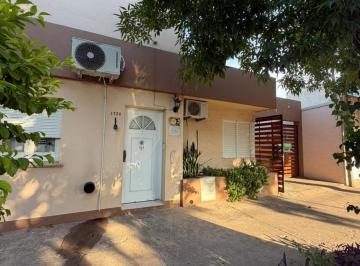Casa · 611m² · 4 Ambientes · 1 Cochera · Casa en Esperanza - 1 de Mayo 1736