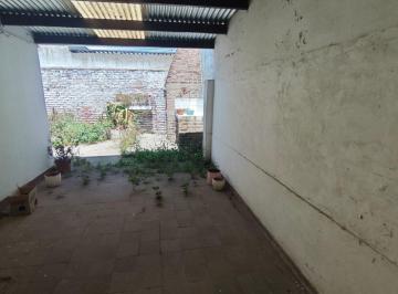 Casa de 5 ambientes, La Plata · Casa con 176 m² Totales y 3 Habitaciones en Venta en La Plata