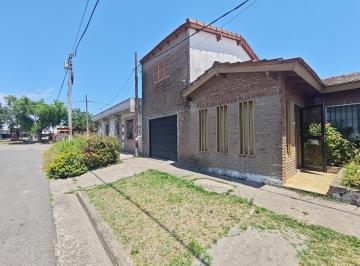 Casa de 5 ambientes, La Plata · Casa con 176 m² Totales y 3 Habitaciones en Venta en La Plata