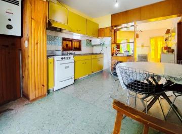 Casa · 118m² · 5 Ambientes · 1 Cochera · Casa en Rosario