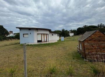 Casa · 100m² · 2 Dormitorios · Venta - Casa 3 Ambientes, Amplio Terreno - Zona Chapadmalal