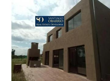 Casa · 175m² · 5 Ambientes · 4 Cocheras · Venta - Casa en Medal Pilar a Terminar Detalles - Lote con Vista Abierta Al Campo