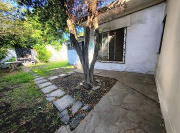 PH · 88m² · 4 Ambientes · 1 Cochera · Venta PH 4 Ambientes en Lavallol con Amplio Patio. Apto Crédito.