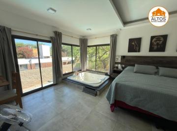 Casa · 2333m² · 6 Ambientes · 2 Cocheras · Casa 3 Dorm. - 3bños - Cochera Doble - Villa Allende