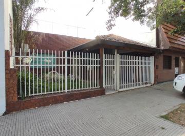 Casa · 210m² · 4 Ambientes · 1 Cochera · Casa de 4 Ambientes en Monte Castro