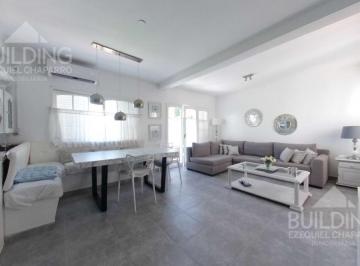 Casa · 179m² · 5 Ambientes · 2 Cocheras · Casa en Venta - 3 Dorm. - Cochera - Pileta - La Plata