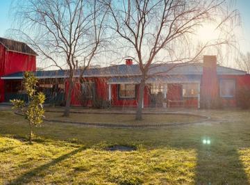 Casa · 300m² · 7 Ambientes · 2 Cocheras · Casa Enventa en Estancia Las Lilas con Energia Solar