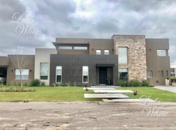 Casa · 300m² · 5 Ambientes · 2 Cocheras · Casa con Pileta en Venta - Lagos de Canning, Esteban Echeverría