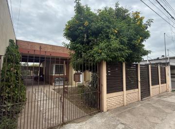 Casa · 104m² · 2 Dormitorios · 1 Cochera · Casa en Barrio Italia
