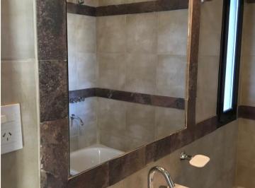 Casa Venta de 7 ambientes · Excelente Casa en Venta en Piedra del Águila – Amplia, Funcional y con Gran Terr
