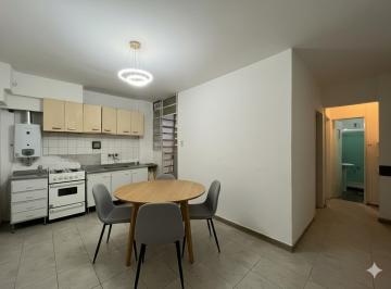 Departamento · 39m² · 4 Ambientes · Venta - Departamento de 1 Dormitorio Comodin y Patio. Martin, Rosario.