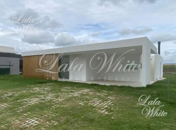 Casa · 135m² · 4 Ambientes · 2 Cocheras · Casa en Venta en - Lares de Canning, Ezeiza